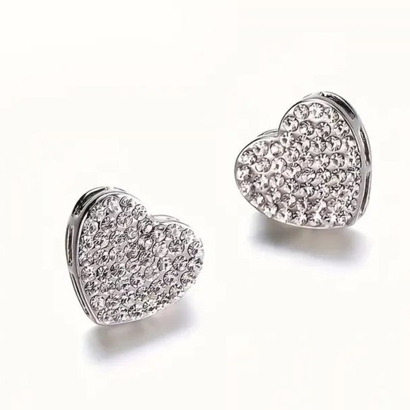 ⭐NWT Silver Heart Rhinestone Studs - Picture 1 of 3